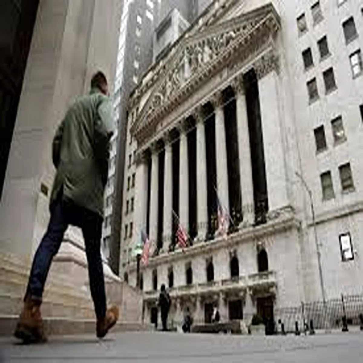 Wall Street Navigates Mixed Signals Inflation